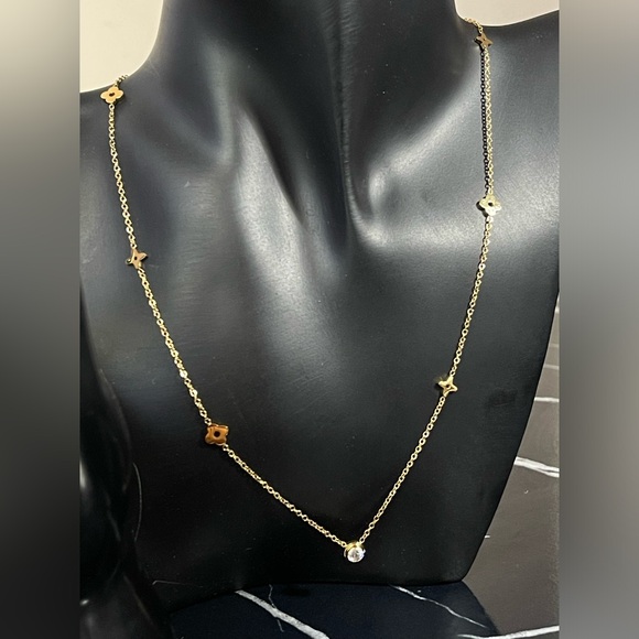 Aurélie-Chic Four Leaves Clover Necklace WT Zircon.18KGold Plated.StainlessSteel - Picture 6 of 7